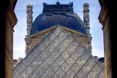 Le Louvre - La Pyramide